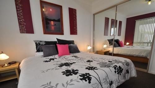 Beachfront Apartments Нарума Екстер'єр фото
